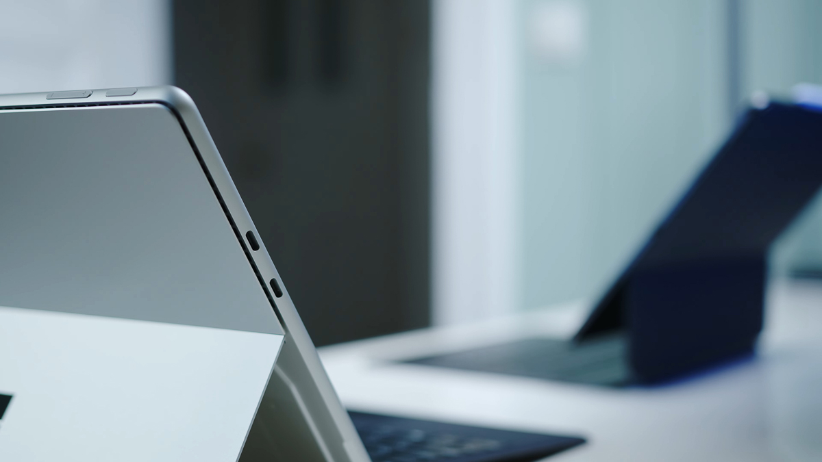 Surface Pro 2024, có đến 2x cổng USB4