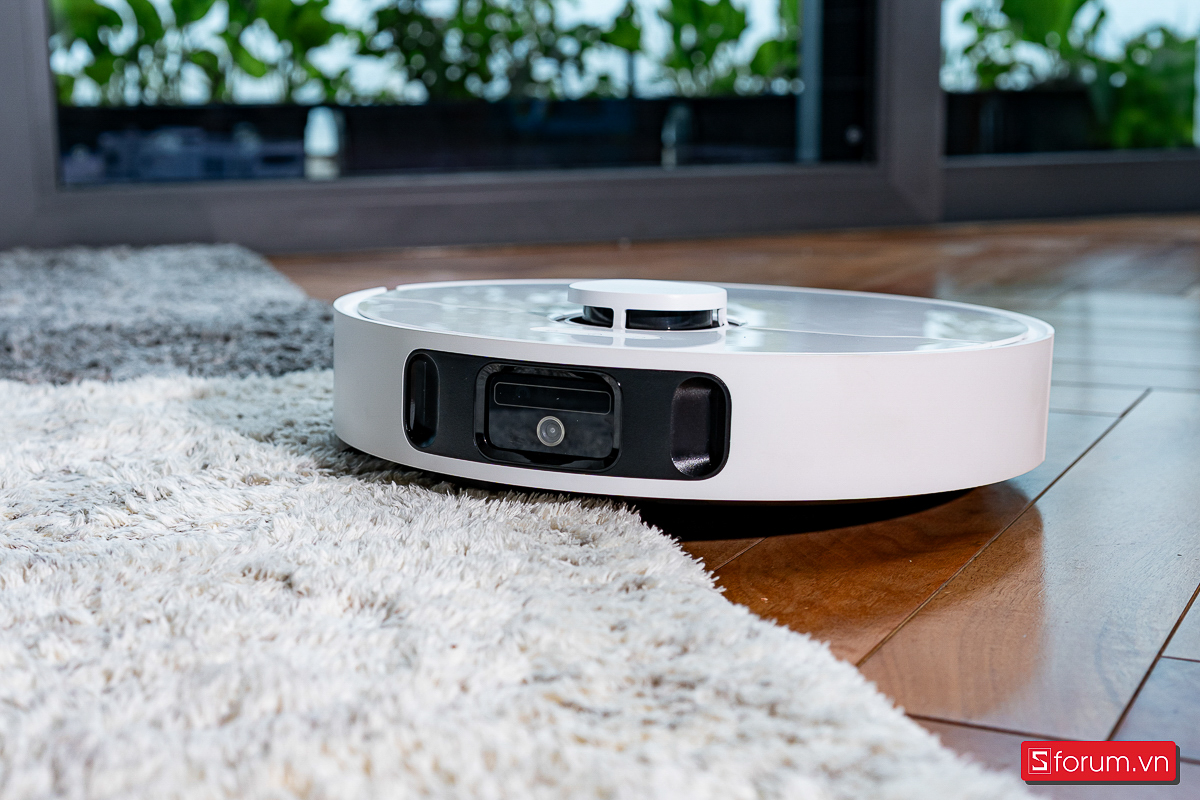 Tháp LiDAR với công nghệ 3DAdapt™ và cảm biến mặt trước với công nghệ Smart Pathfinder™