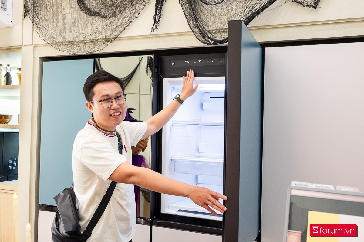 Tủ lạnh LG MoodUp đổi màu tự do