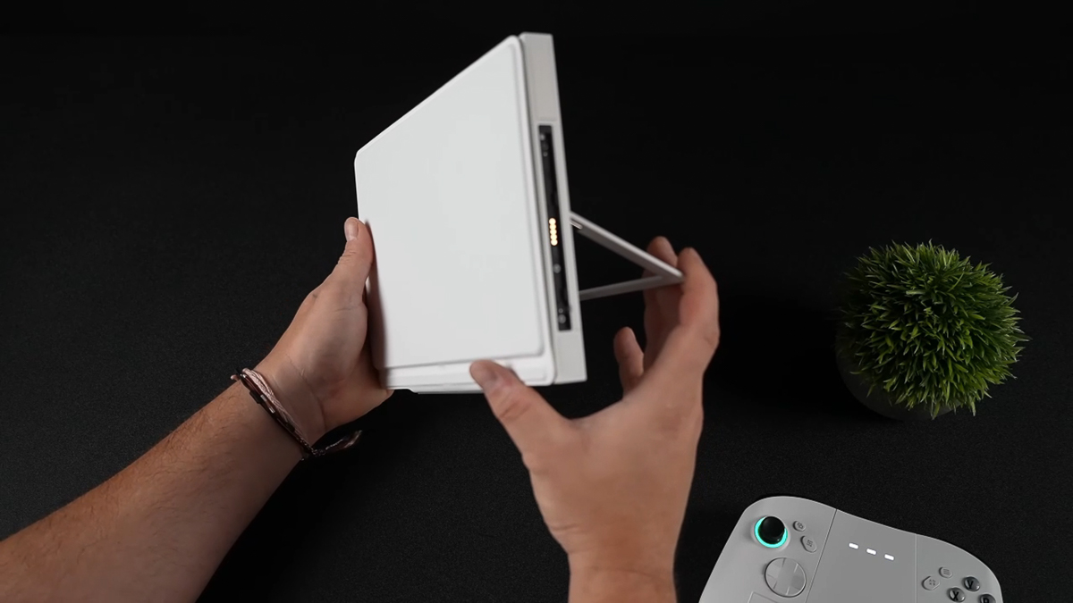 Chân đế tích hợp phía sau thân máy