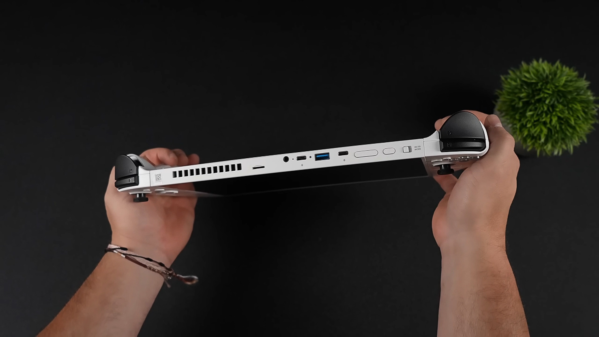 Abxylute 3D One trang bị đến 2 cổng Type-C