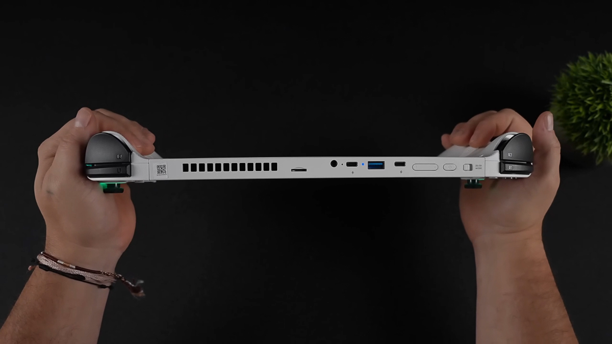 Thân máy Abxylute 3D One có độ mỏng chỉ 1.5cm