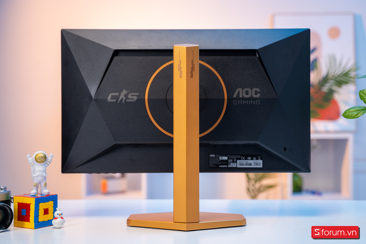 AOC CS25G có những yếu tố phần cứng quen thuộc như khung vỏ hình hộp chữ nhật màu đen