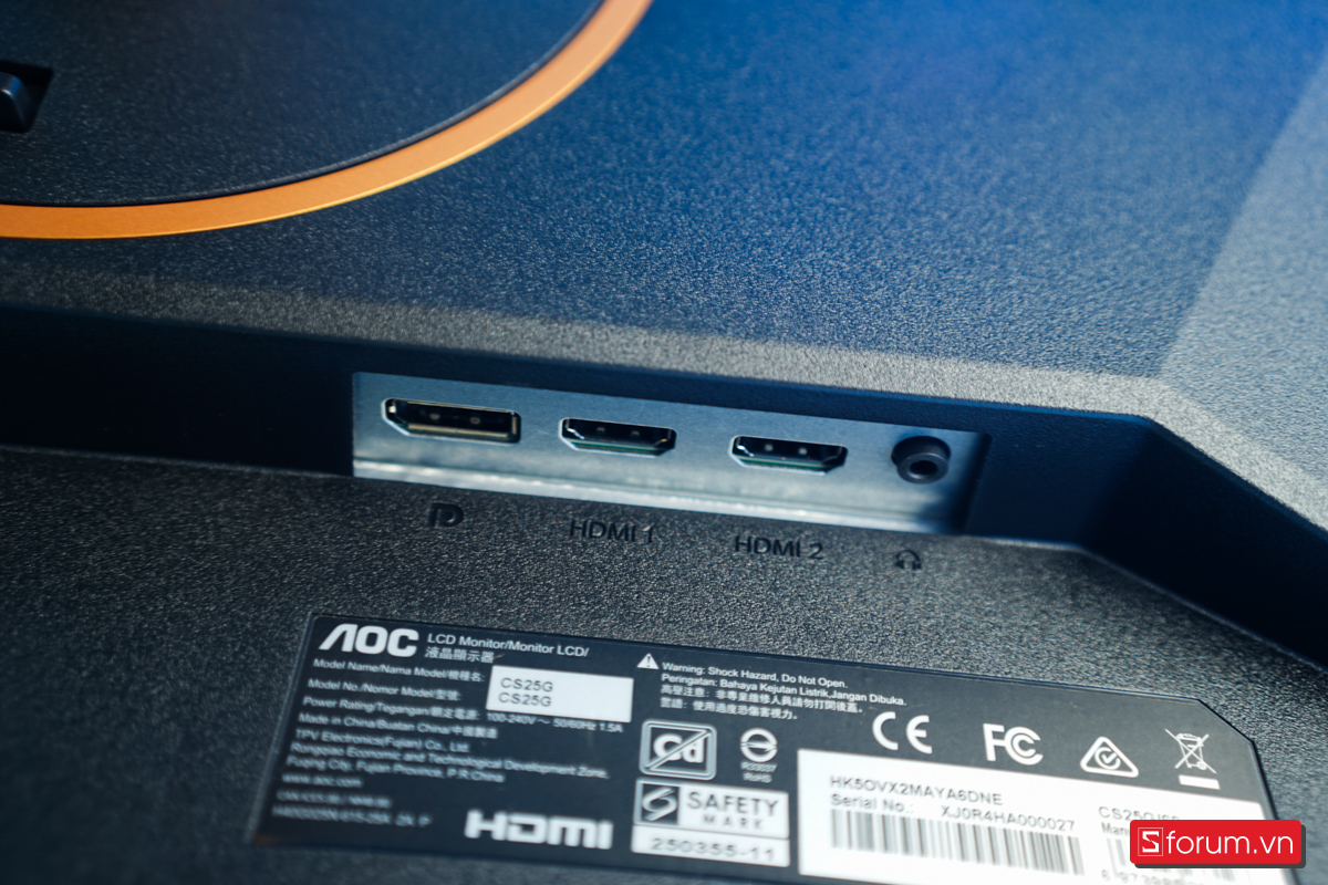 Màn hình gaming AOC CS25G chỉ được trang bị 3 cổng kết nối chính