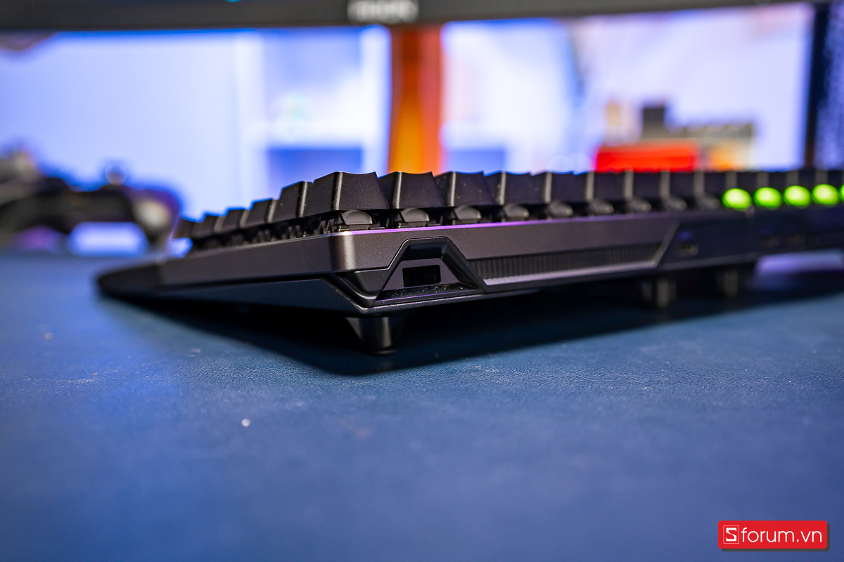 Mảnh phím bên phải của ASUS ROG Falcata