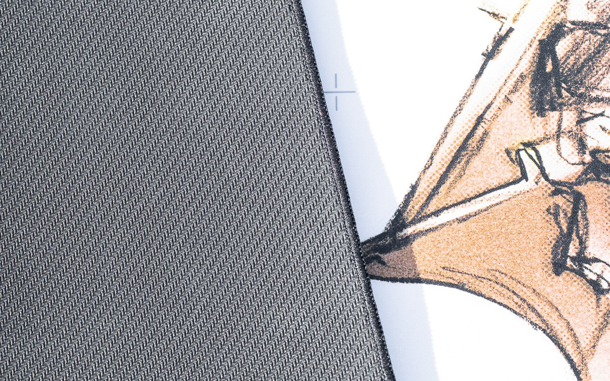 Mặt đáy của pad chuột với chất liệu cao su chống trượt