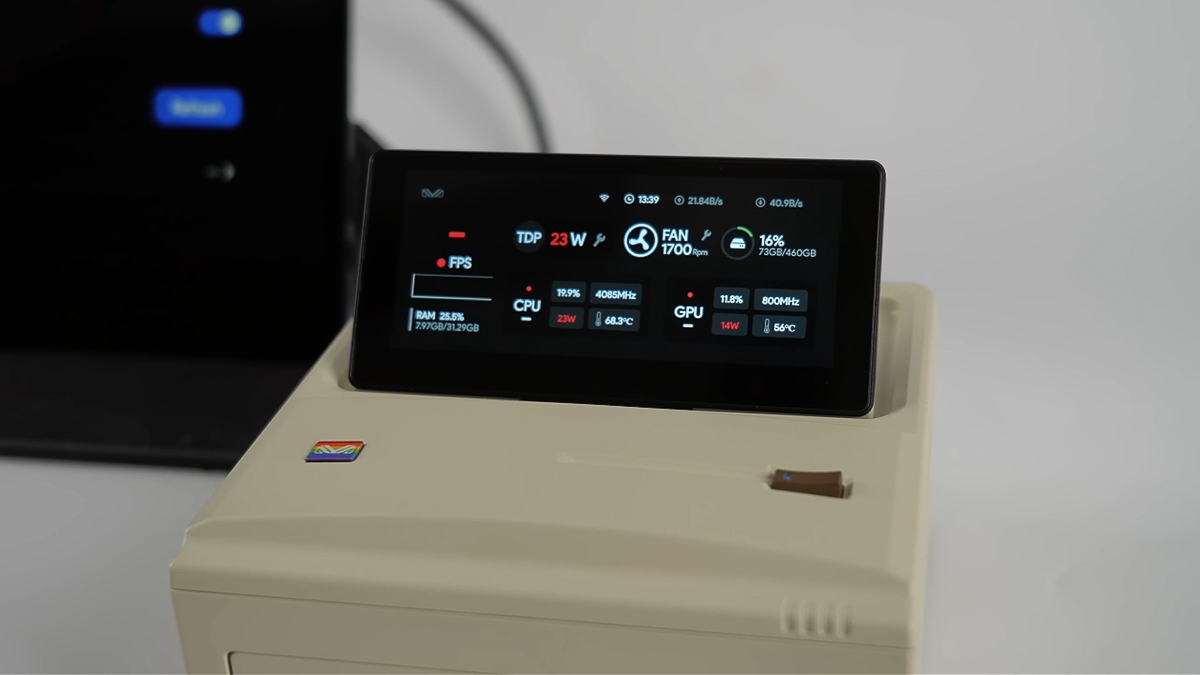 Theo dõi các thông số hệ thống trên màn hình phụ AYANEO AM01S 