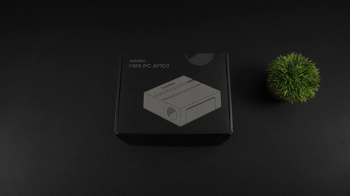 Phần vỏ hộp của AYANEO AM03 khá đơn điệu với tone màu đen