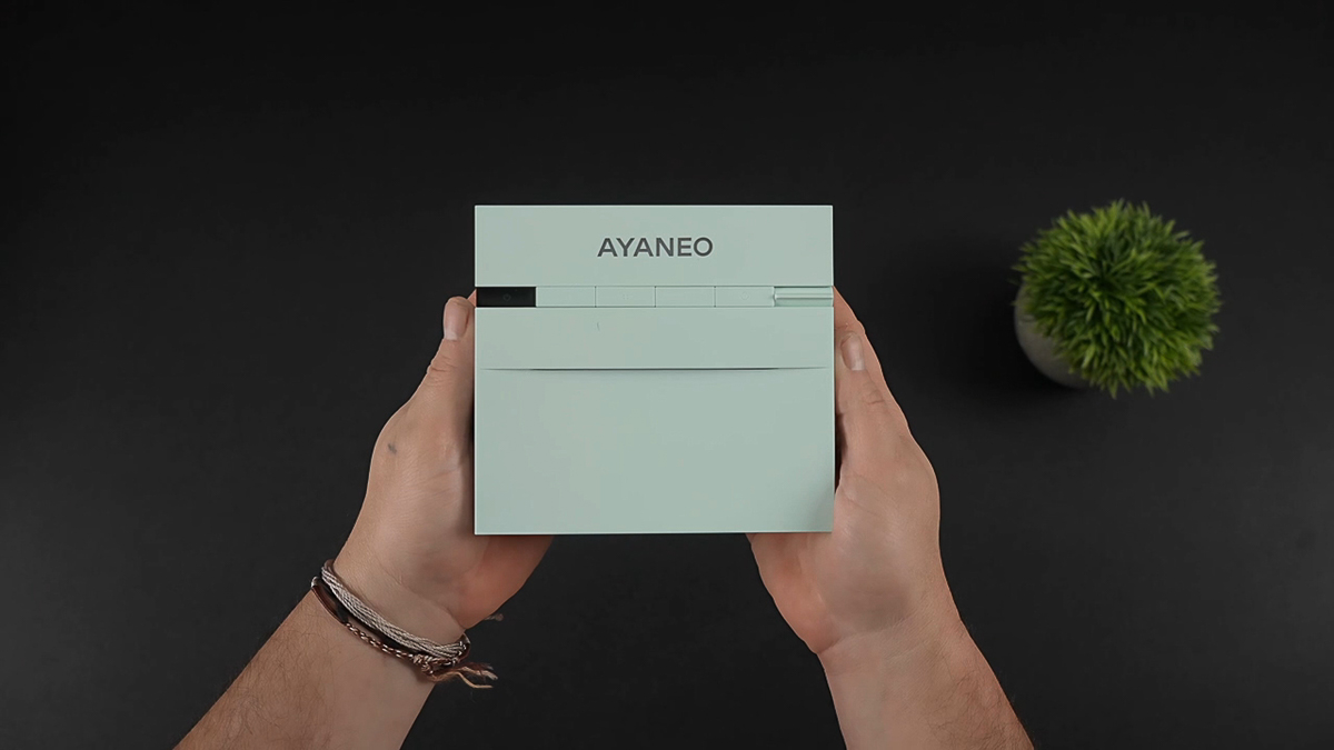 AYANEO AM03 tiếp tục giữ khuôn mẫu thiết kế nhỏ nhắn vuông vức