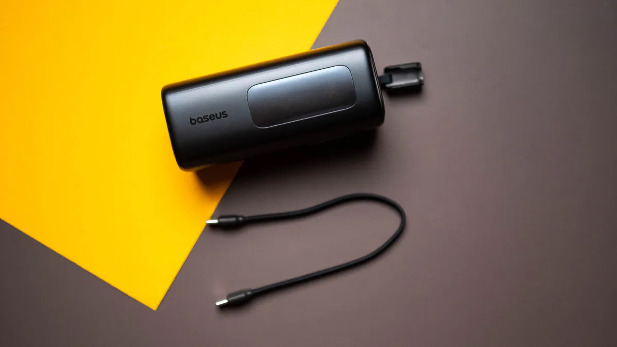 Baseus EnerGeek GX11 có kích thước nhỏ gọn và nhẹ chỉ 464g