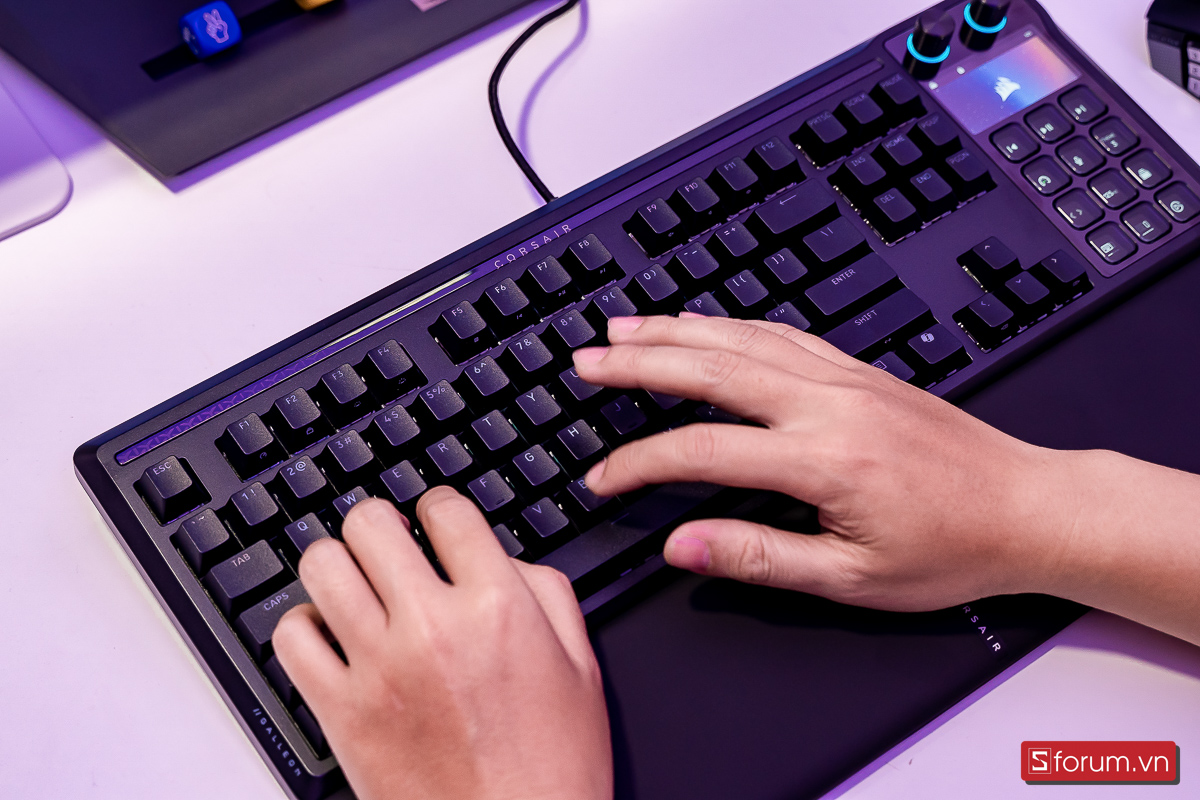 Corsair Galleon 100 SD đem lại cảm giác gõ mượt mà đầm tay