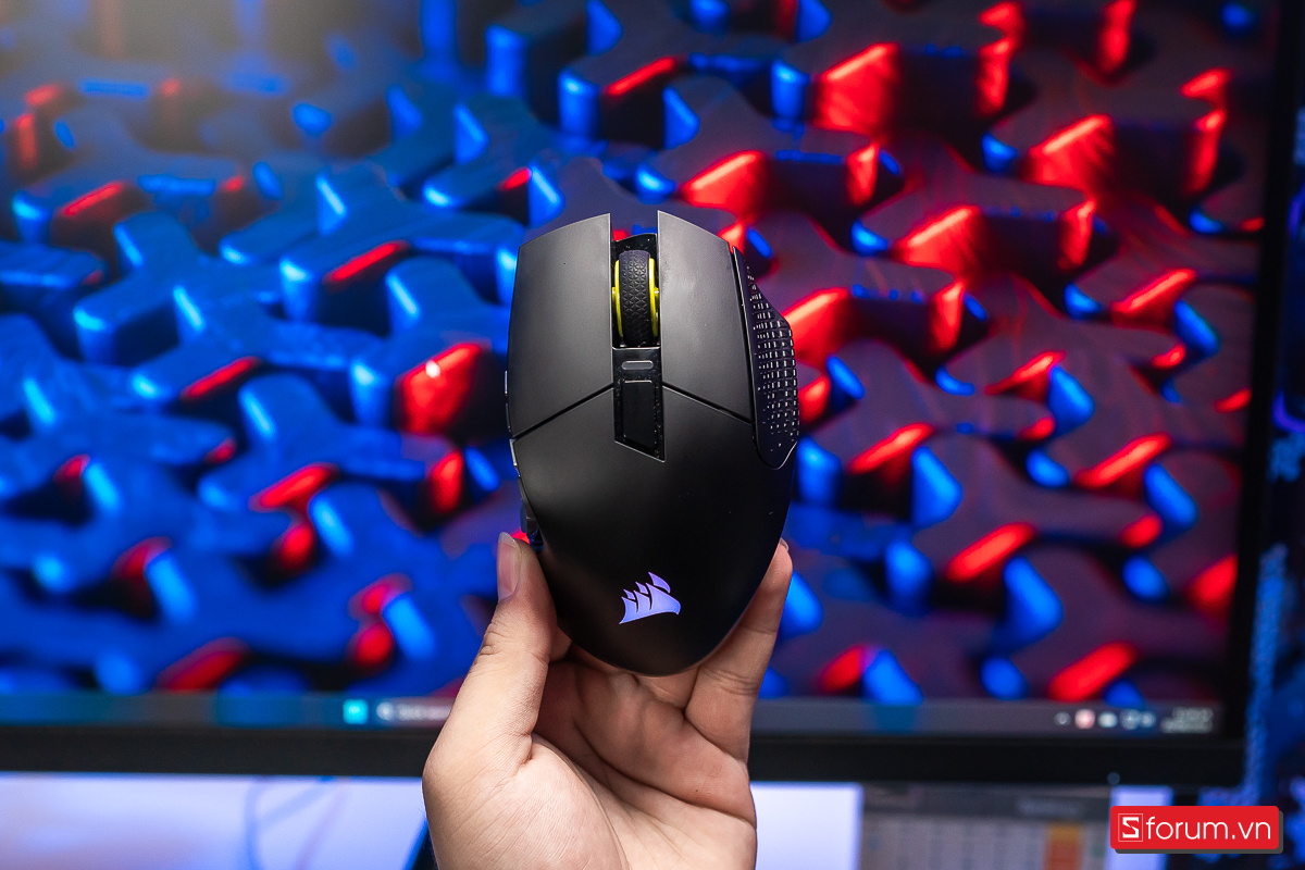 Trên tay Corsair Scimitar Elite Wireless SE MMO