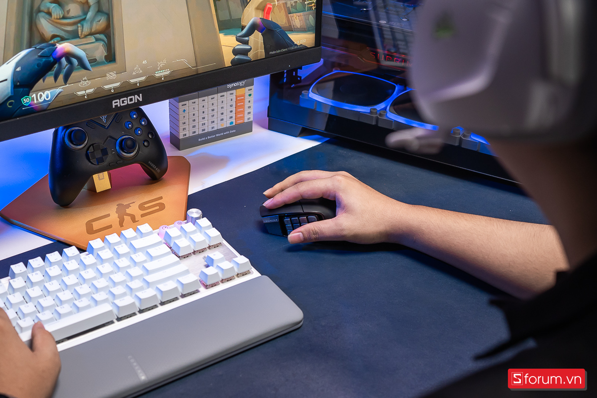 Corsair Scimitar Elite Wireless SE chơi MMO hay FPS đều rất ngon