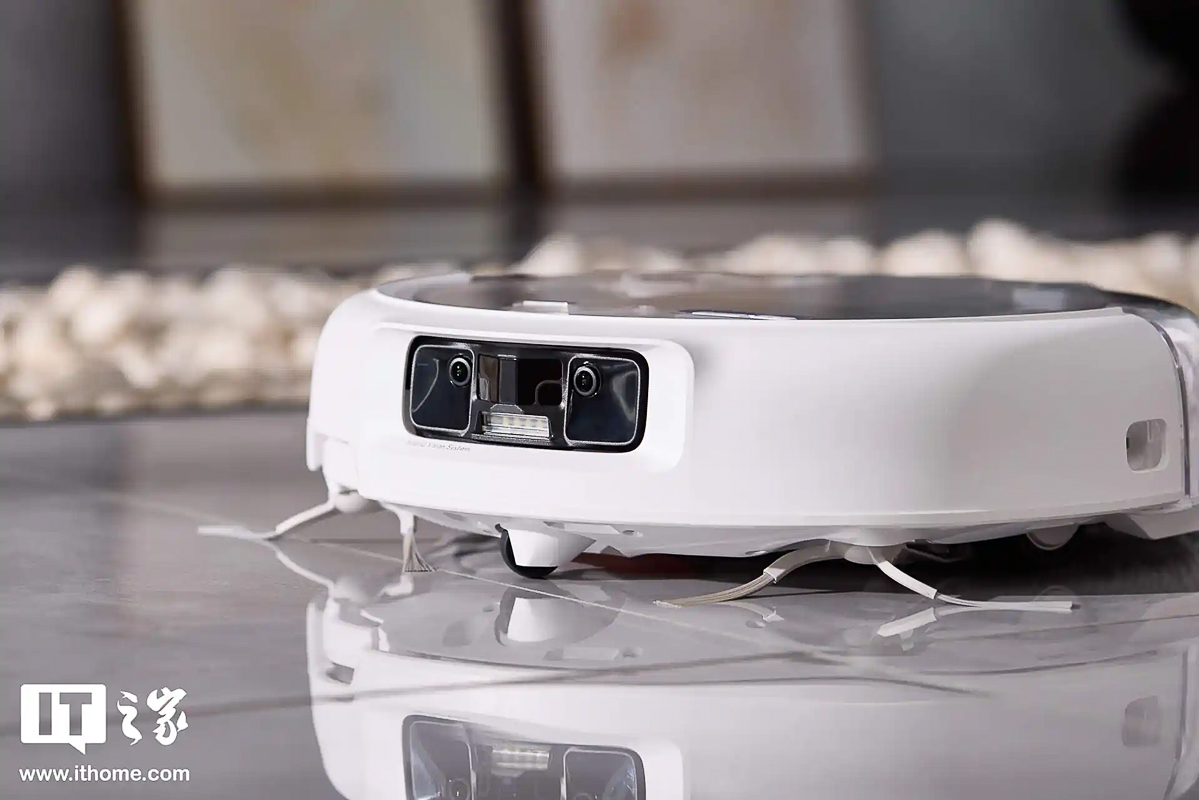 DJI ROMO P trang bị 2 cảm biến dạng mắt cá lồi