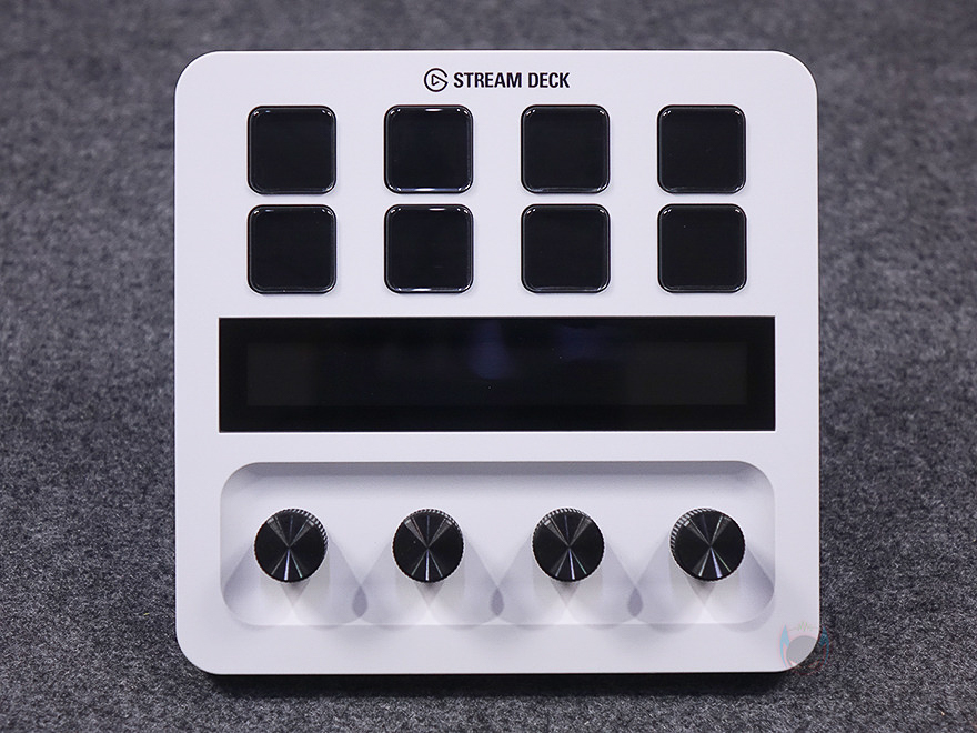 Mặt trước của Elgato Stream Deck Plus được chia làm 3 khu vực tách biệt rõ rệt