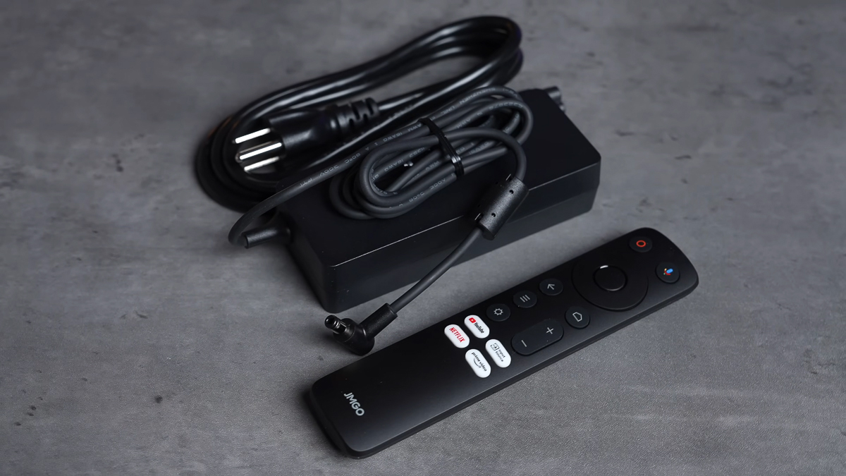 Đi kèm với JMGO N1S 4K chỉ có remote và bộ nguồn