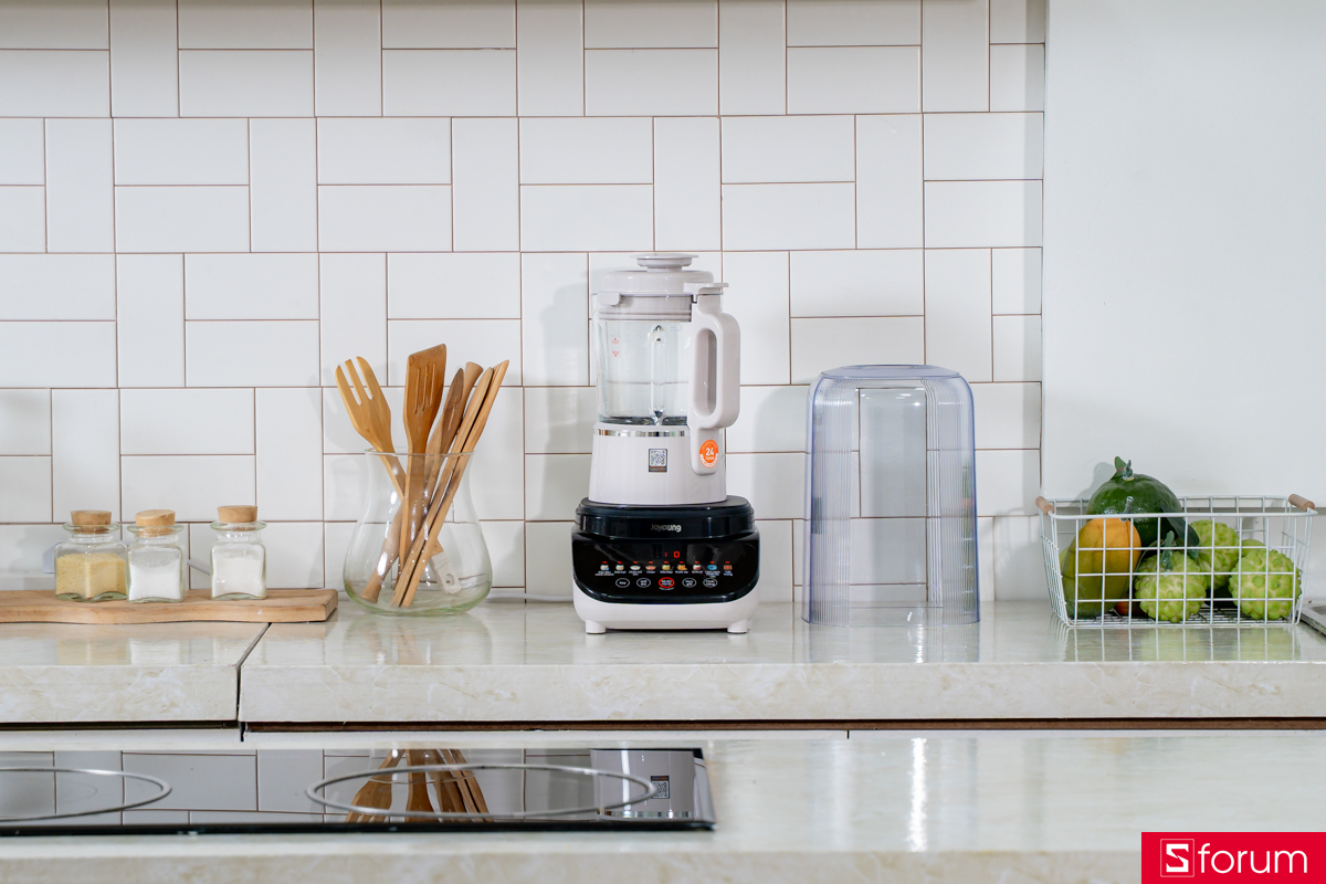 Phần nắp đậy cối xay được làm bằng nhựa chất lượng cao