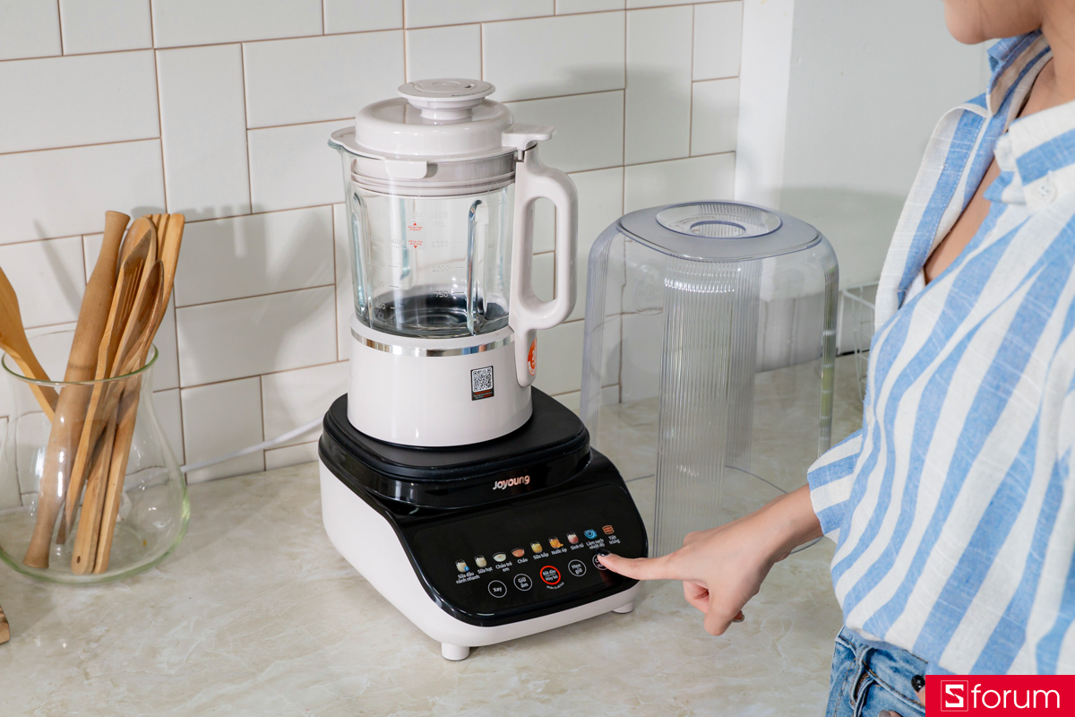 Bảng điều khiển của máy nấu sữa hạt tự động JOYOUNG JHSB-602 PRO