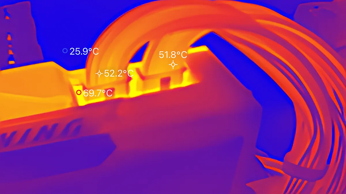 Nhiệt độ 2 sợi cáp nguồn khi chạy ép xung nóng lên đáng kể
