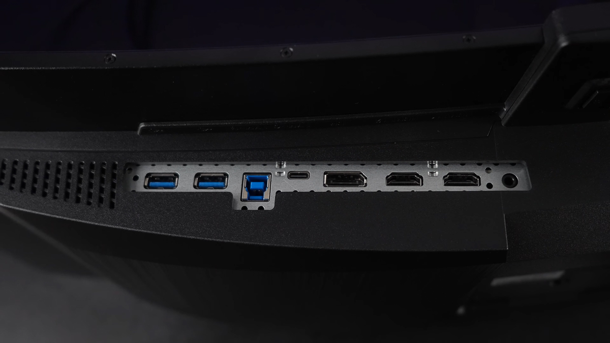 Tất cả mọi cổng kết nối của màn hình đều nằm hết một chỗ