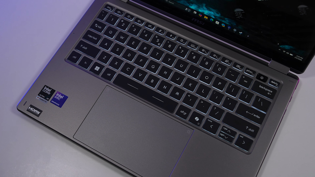 Cụm bàn phím của MSI Prestige 14 Flip AI+
