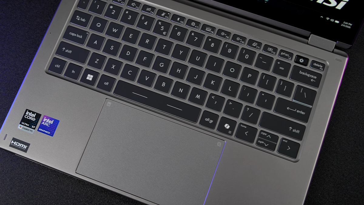 Touchpad của MSI Prestige 14 Flip AI+ rất rộng rãi, có 2 nút chức năng