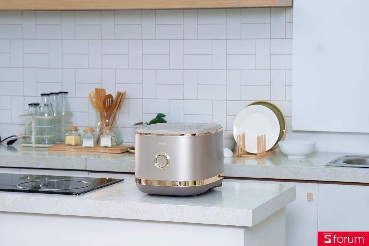 Nồi cơm điện Joyoung JNRC-401 có thiết kế xứng tầm giá tiền