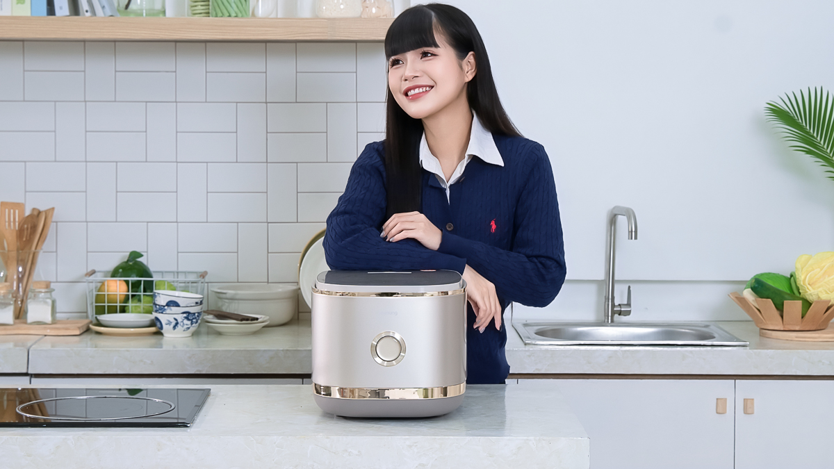 Trên tay nồi cơm điện Joyoung JNRC-401: Cơm ngon dẻo hạt, chống dính tự nhiên, giá 4.3 triệu Trên tay nồi cơm điện Joyoung JNRC-401: Cơm ngon dẻo hạt, chống dính tự nhiên, giá 4.3 triệu