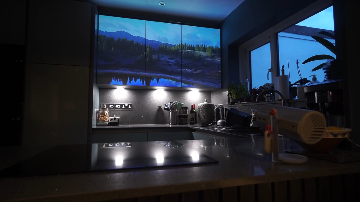 XGIMI Mogo 4 Laser có thời lượng pin chưa quá tốt