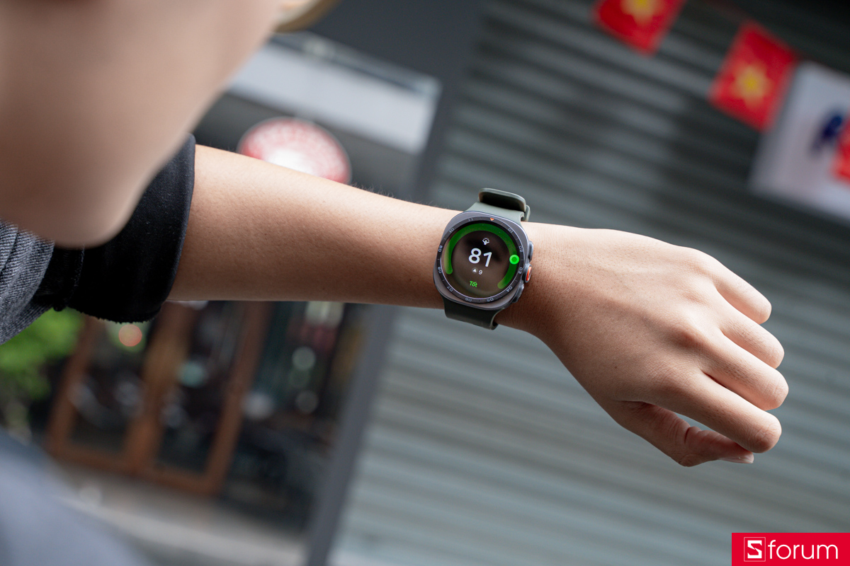 1 ngày chinh phục Galaxy Watch Ultra2 1