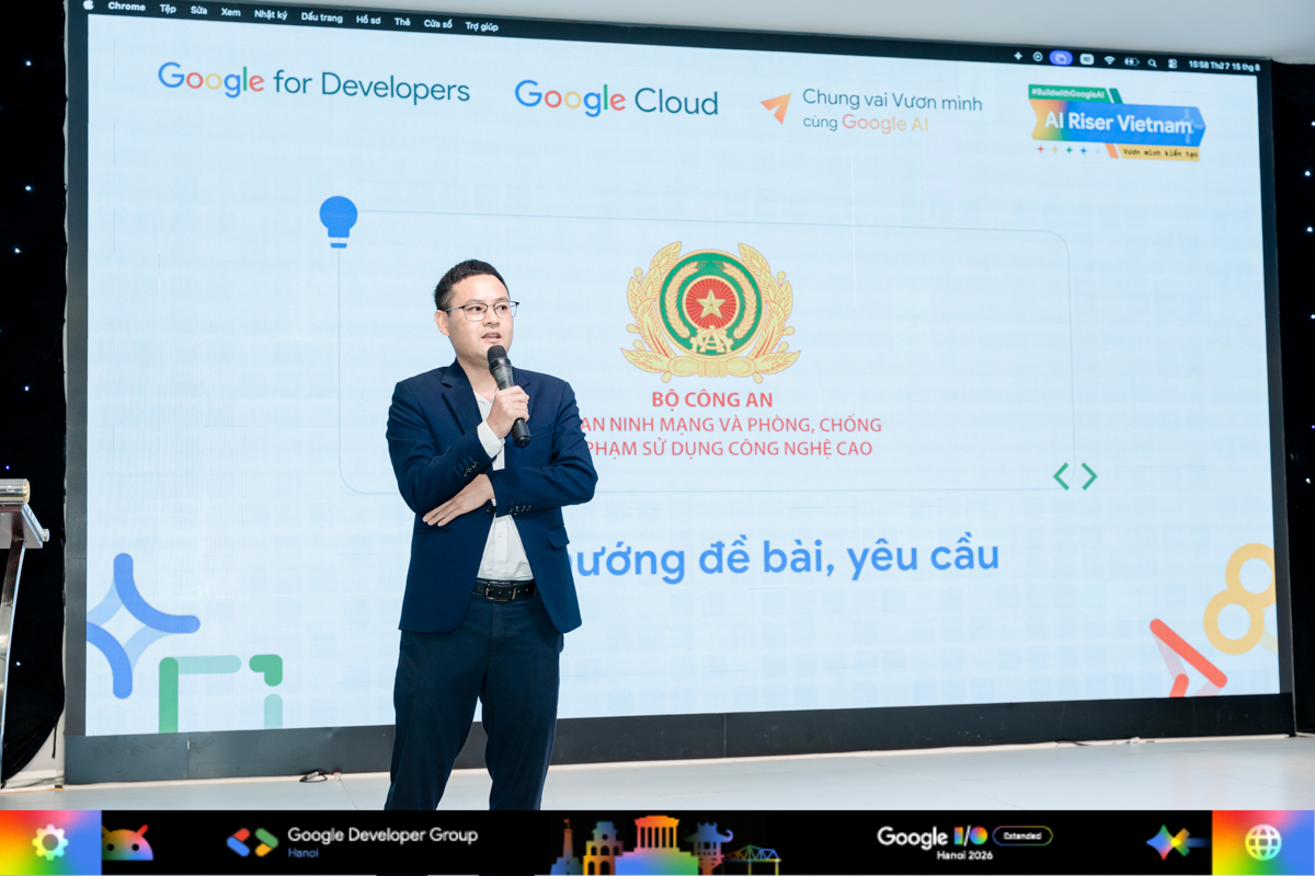 Thiếu tá Nguyễn Tiến Nam – Cán bộ Phòng 5, Cục An ninh mạng và phòng, chống tội phạm sử dụng công nghệ cao – giới thiệu một trong những đề bài của chương trình