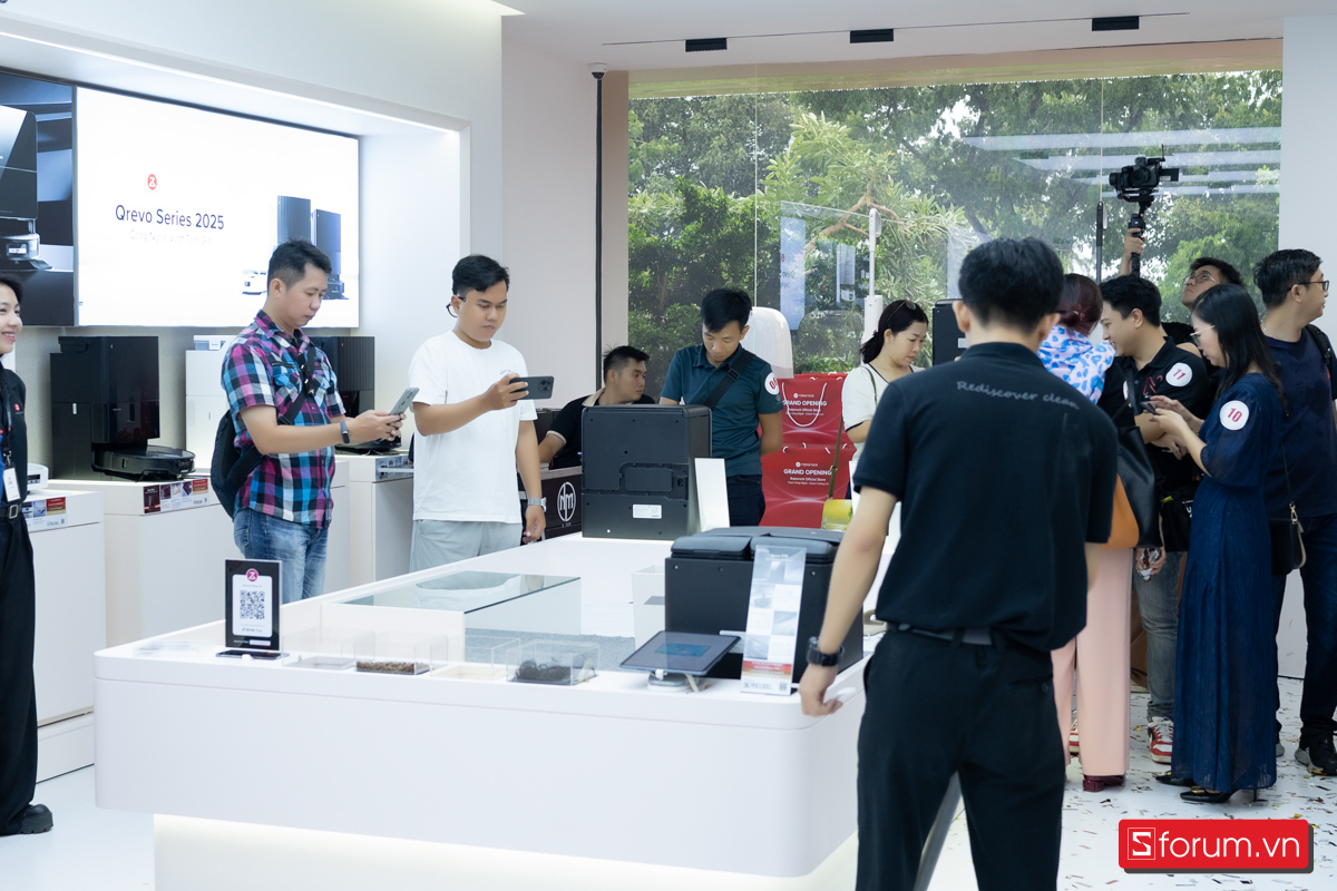 Không gian tại cửa hàng Roborock Flagship Store
