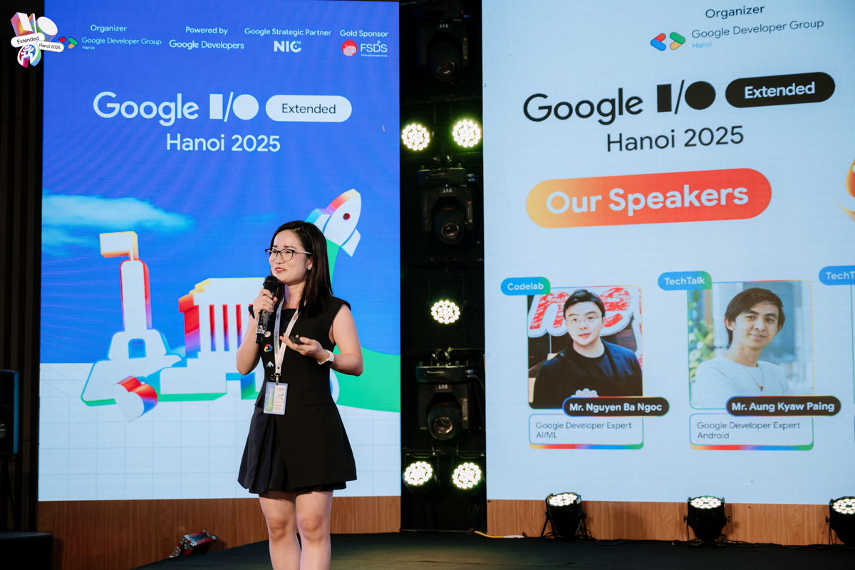 Chị Nhi Nguyễn - Community Manager, Developer Relations Ecosystem @Google  khai mạc sự kiện