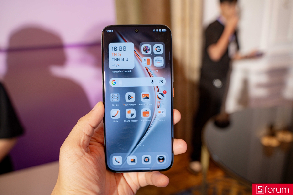 TECNO POVA Curve 2 5G có màn hình chất lượng