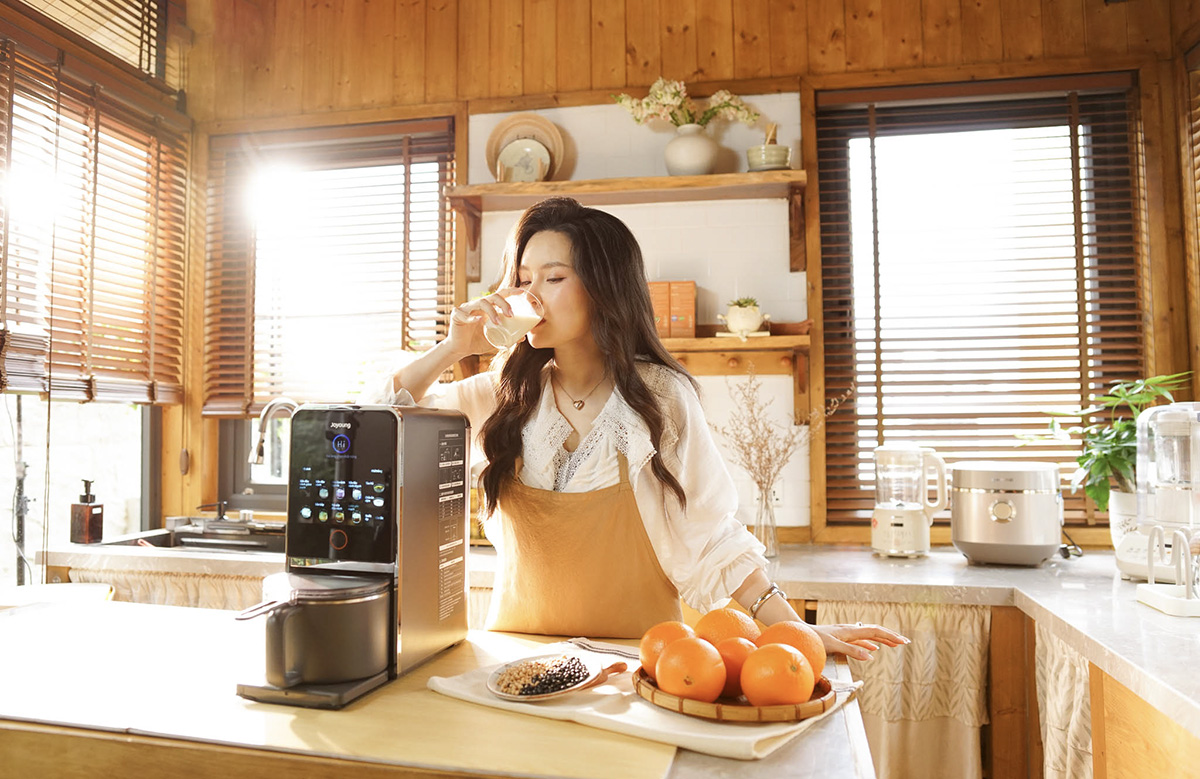 Thu Nhi và Joyoung: Hồi sinh ký ức sữa đậu nành ba miền chỉ bằng một nút bấm