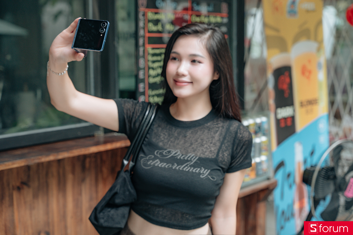 Từ ngày dùng Galaxy Z Flip7 đi du lịch nhẹ tênh 1