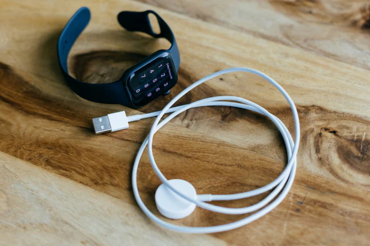 Khắc phục Apple Watch sạc không vào pin bằng cách kiểm tra kết nối giữa các thiết bị