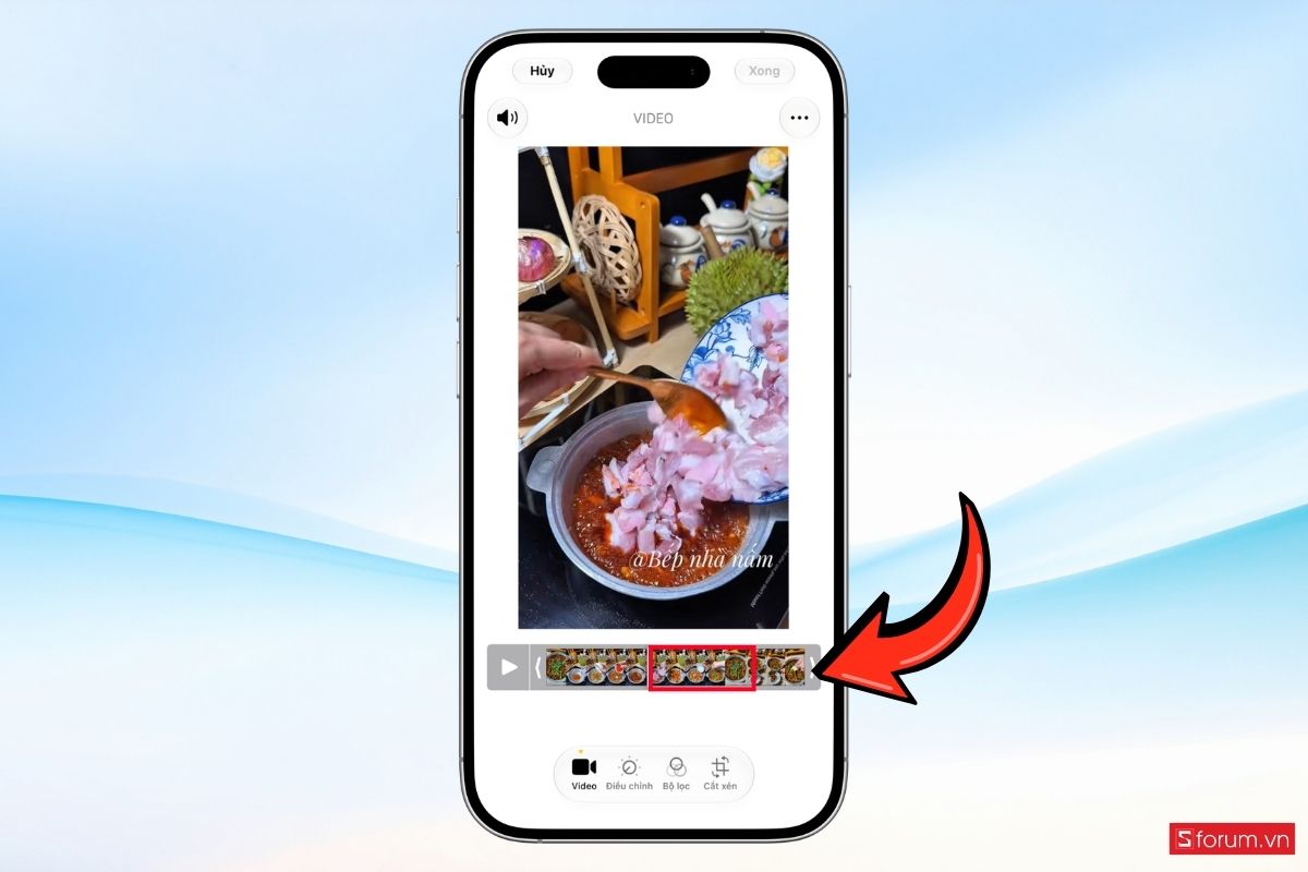 Cách cắt video trên iPhone 17 Pro Max bằng ứng dụng Ảnh bước 2