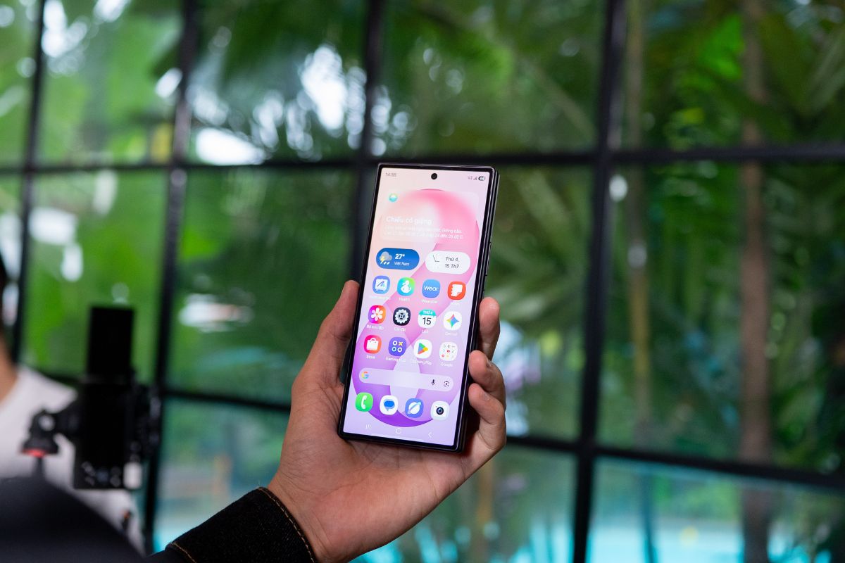 Phải làm gì nếu Galaxy Z Fold 8 Ultra không khởi động được?
