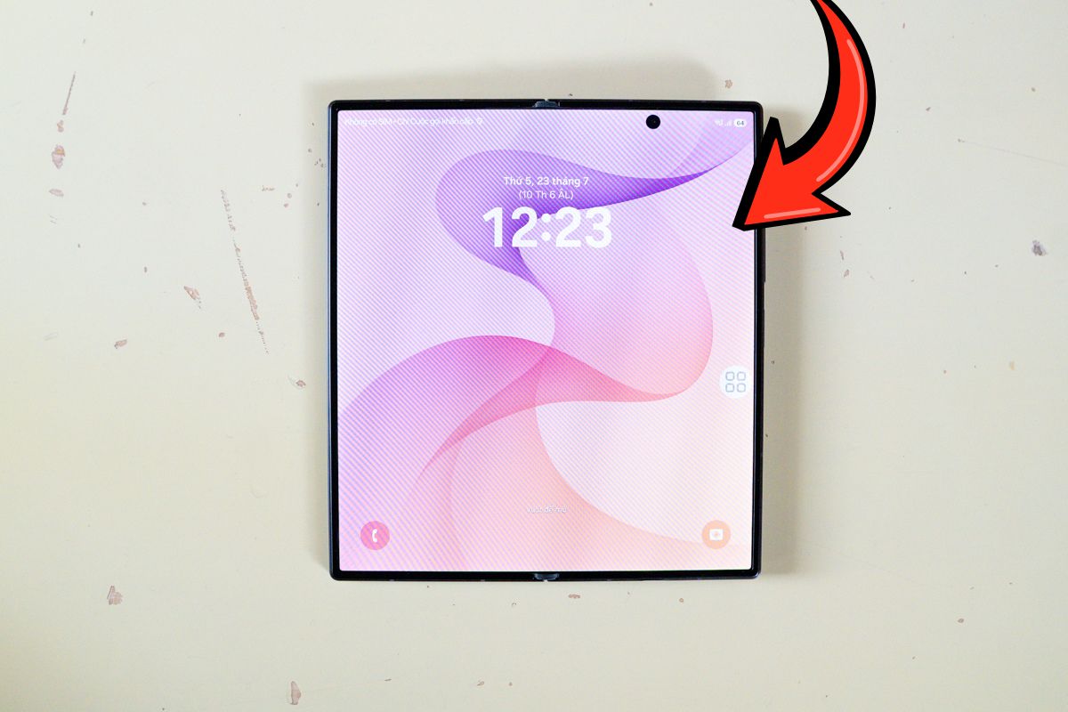 Cách khởi động Galaxy Z Fold 8 Ultra bằng nút nguồn bước 4