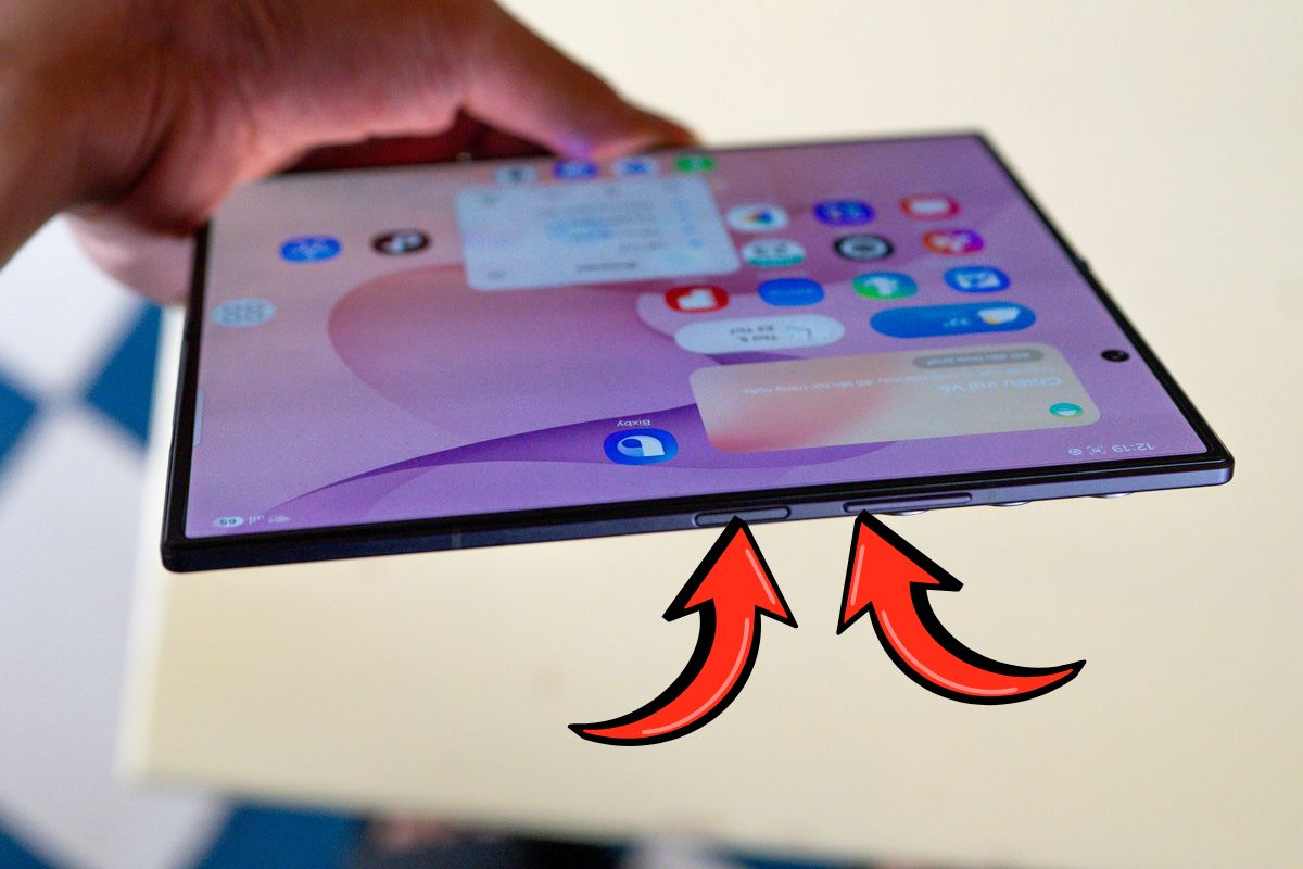 Cách khởi động lại Galaxy Z Fold 8 Ultra bước 1