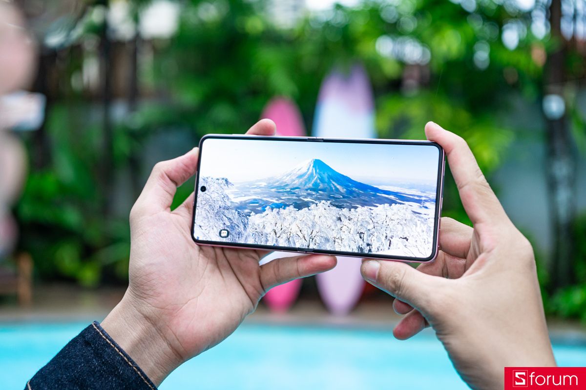 Cấu hình Galaxy Z Flip 8 có gì nổi bật màn hình