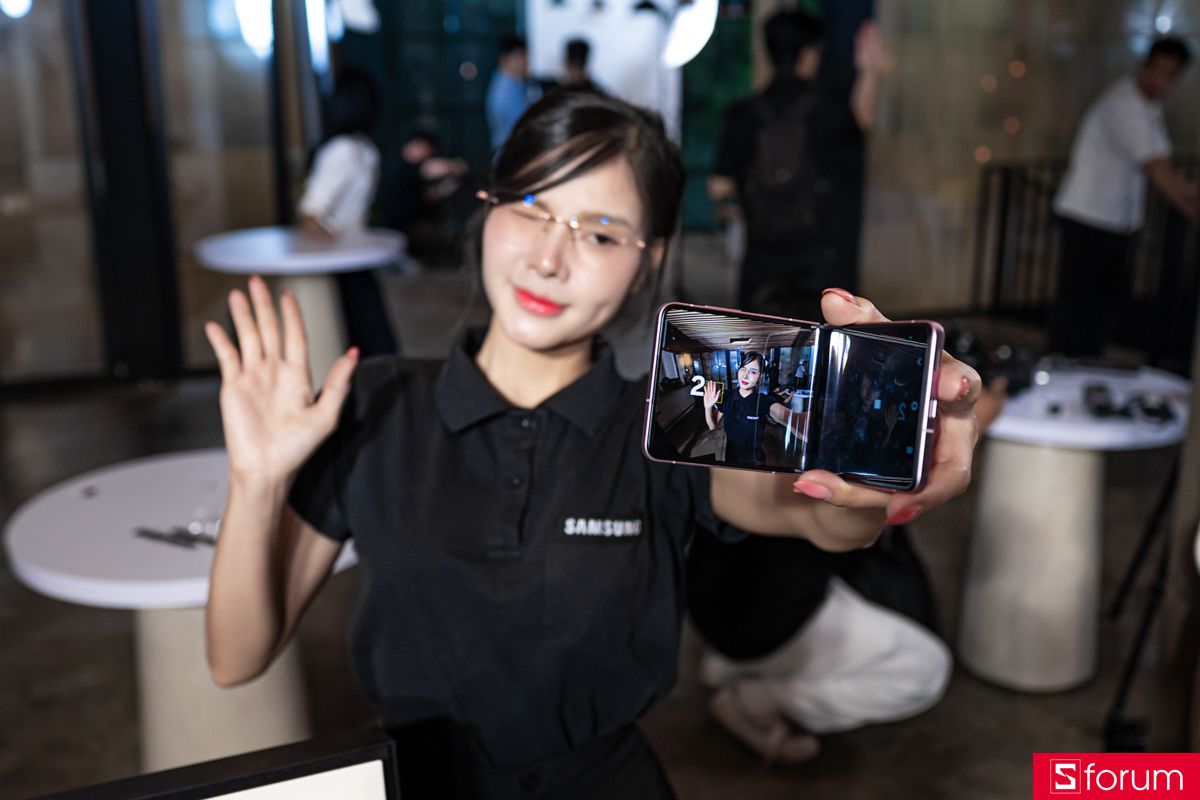 Cấu hình Galaxy Z Flip 8 có gì nổi bật camera