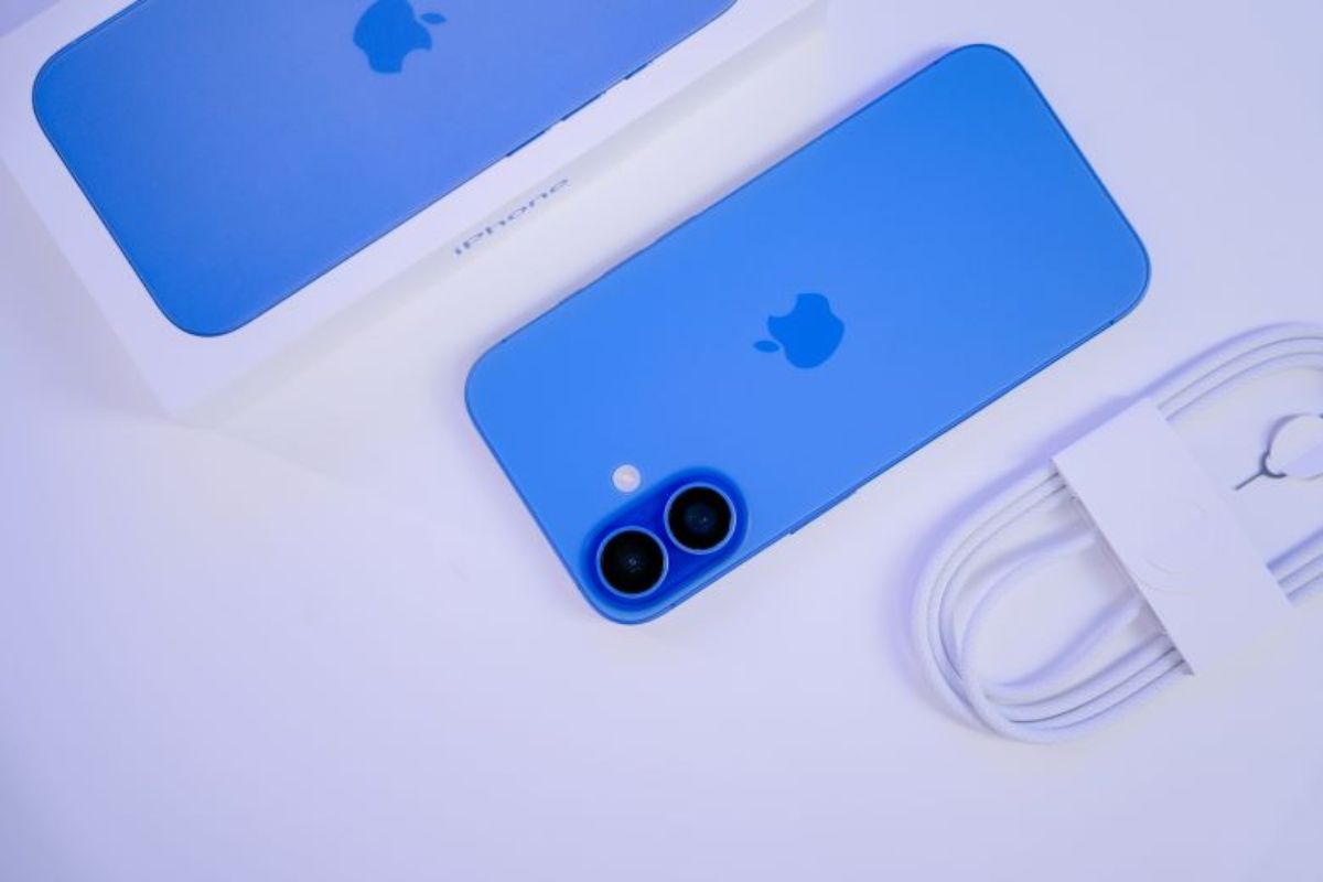 Có nên mua iPhone 16 xanh dương không?