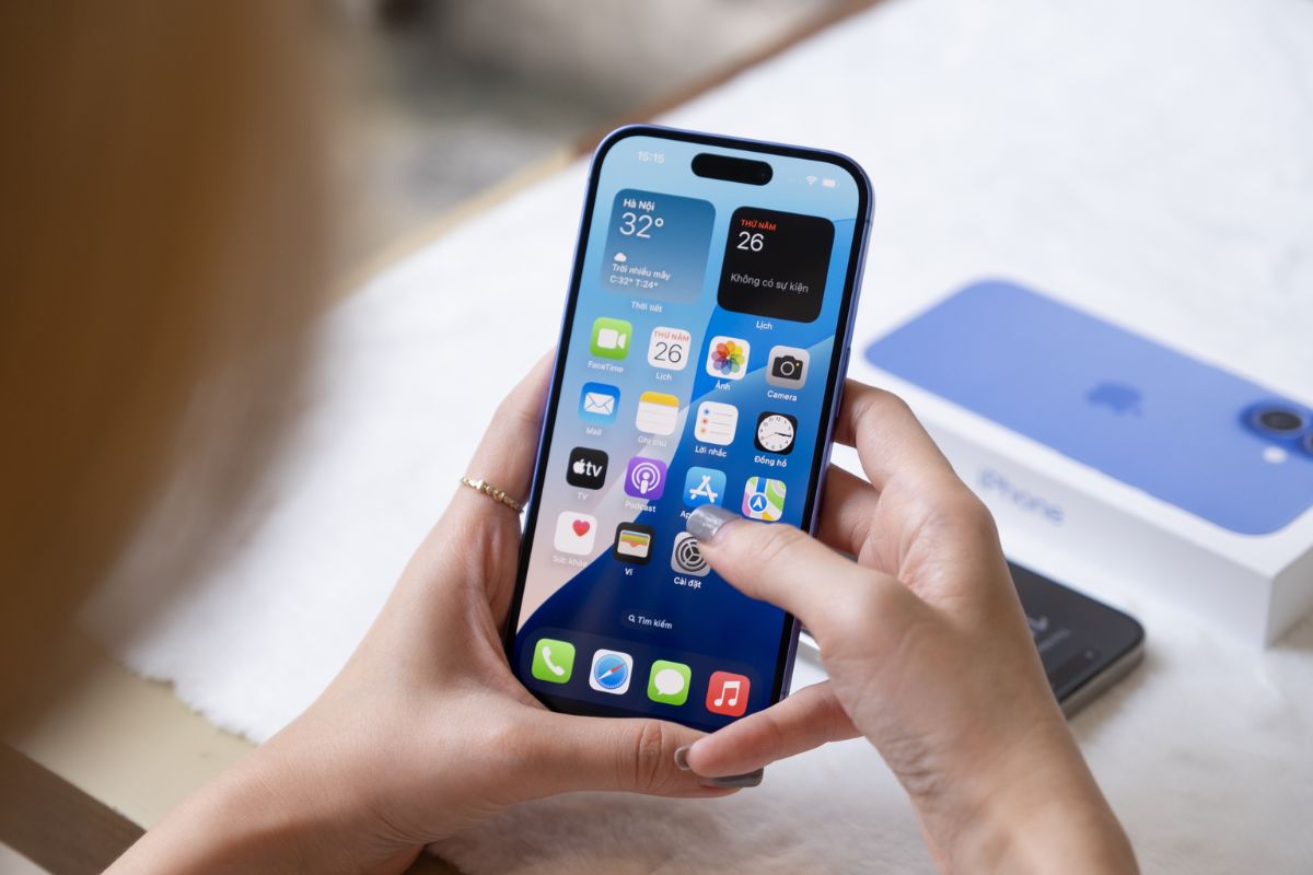 iPhone 16 xanh dương có gì đáng để lựa chọn? màn hình
