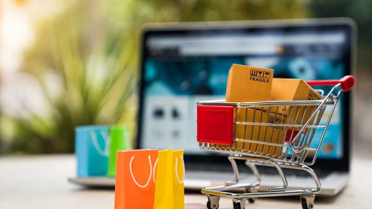 Mẹo mua laptop online: Chọn đúng máy, đúng nhu cầu, không lo rủi ro