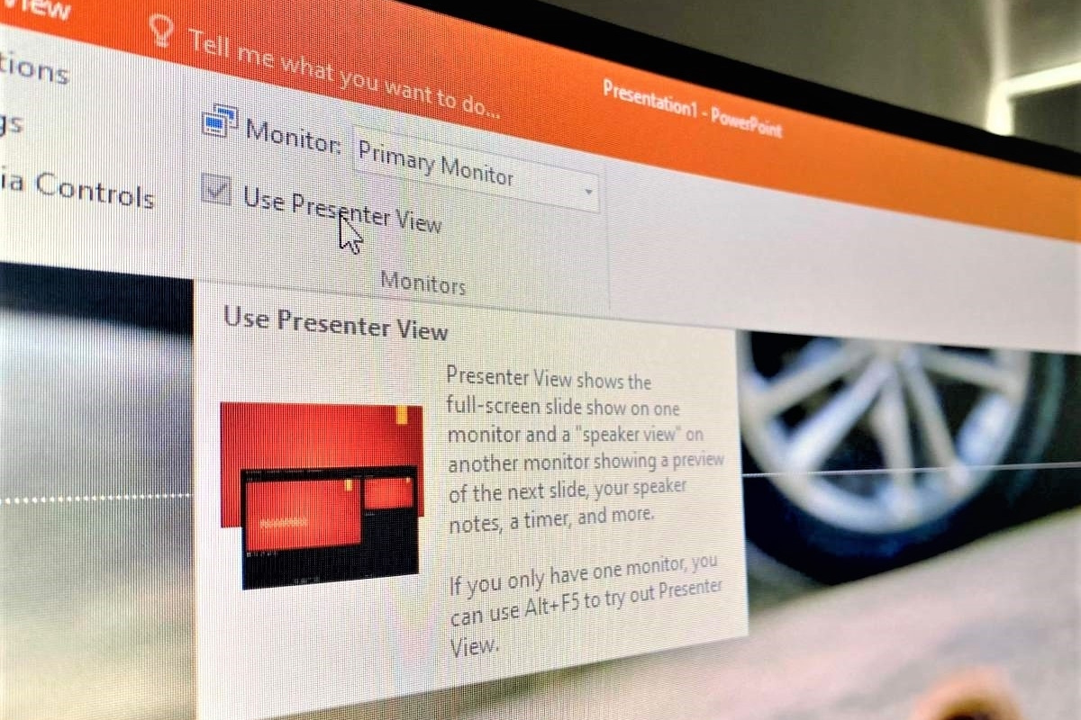 Presenter View là một chế độ hiển thị đặc biệt trong PowerPoint