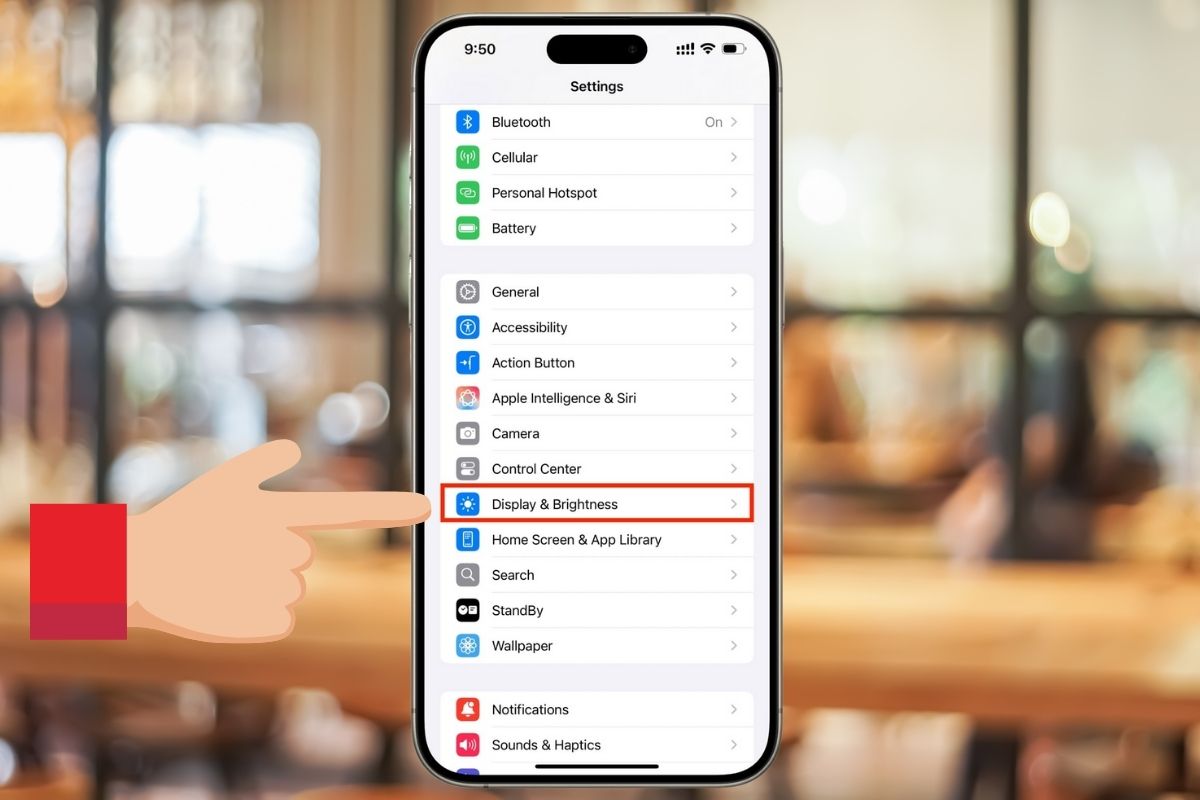 Chọn mục Màn hình & độ sáng