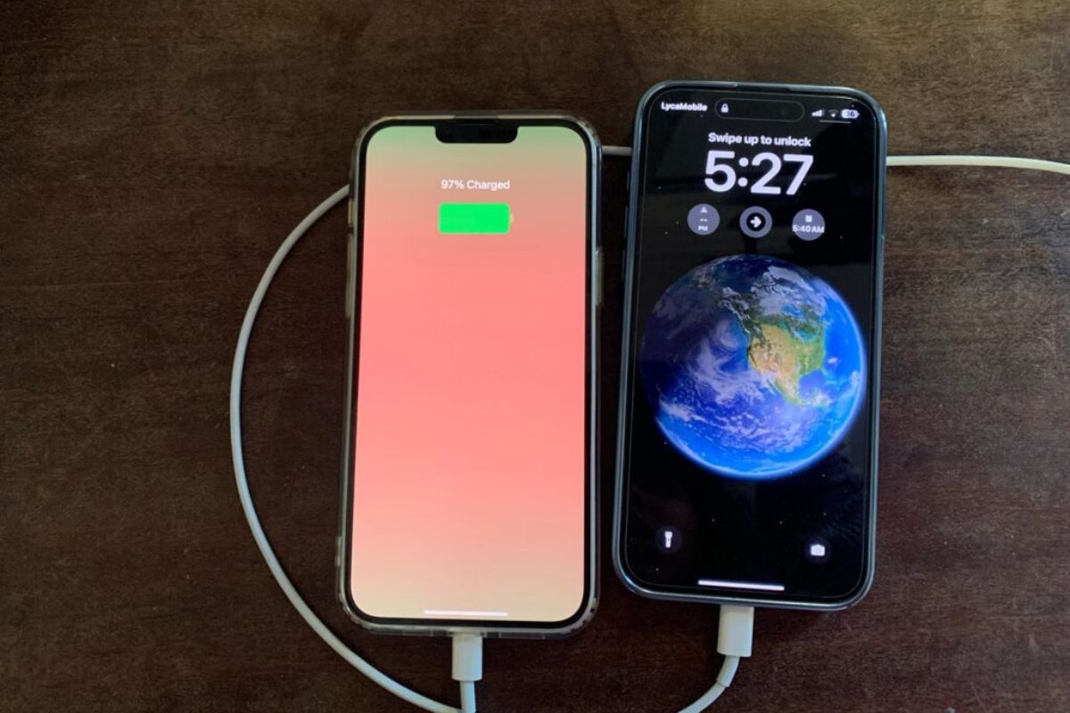 Cách chia sẻ pin trên iPhone sang iPhone khác nhanh chóng