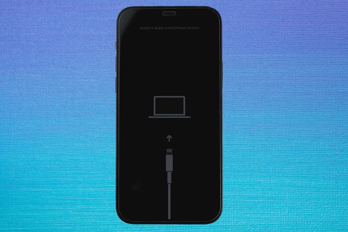 Thoát chế độ recovery iPhone bằng Finder trên máy tính